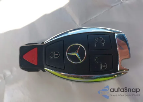 2017 Mercedes-Benz C 300 z USA, uszkodzony, nr VIN WDDWJ4JB7HF380581